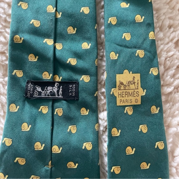 Hermes 100% Silk Tie 7207 UA Snails Green France Designer Luxury Wedding Career - Picture 1 of 5